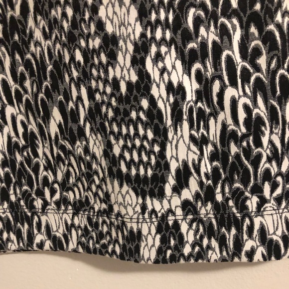 Joe Fresh black and white snake skin pencil skirt - Picture 5 of 7